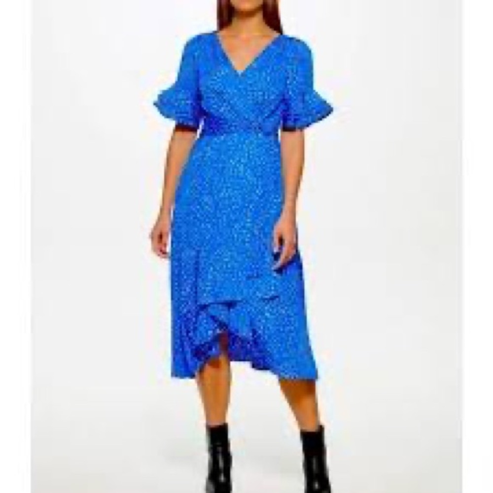 DKNY women’s printed flutter-sleeve faux-wrap dress. Size 14.